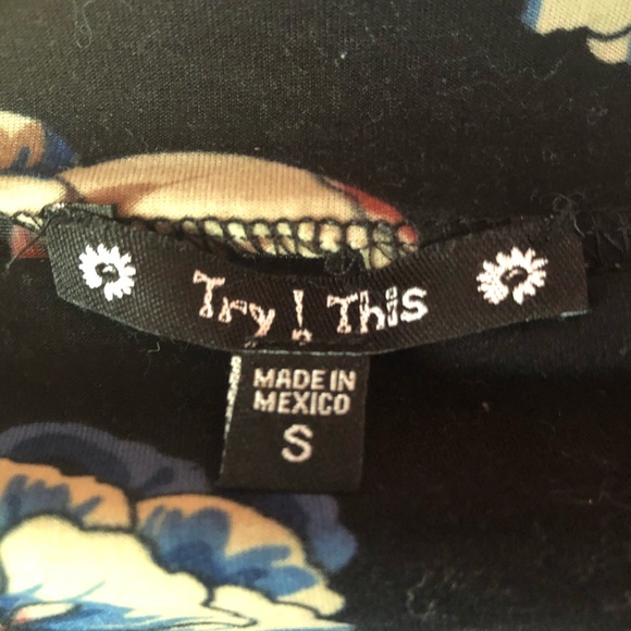 Try This Flowy Black Floral Crop Top Sz S - Picture 2 of 7